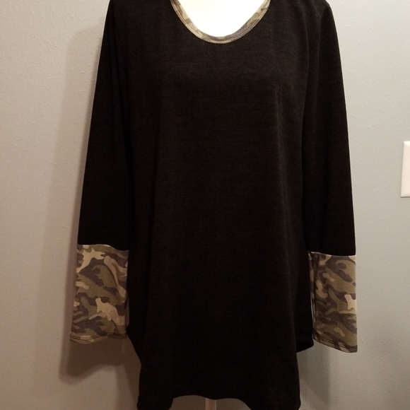 1X Black Knit Tunic with Camouflage hood - Picture 5 of 8